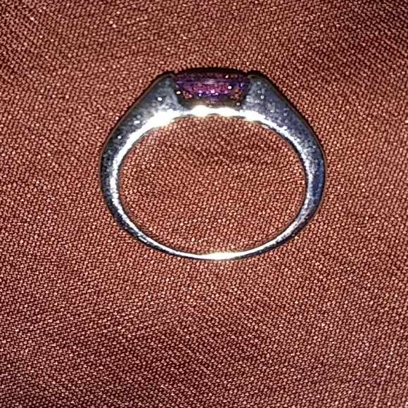 Ring - Picture 2 of 2